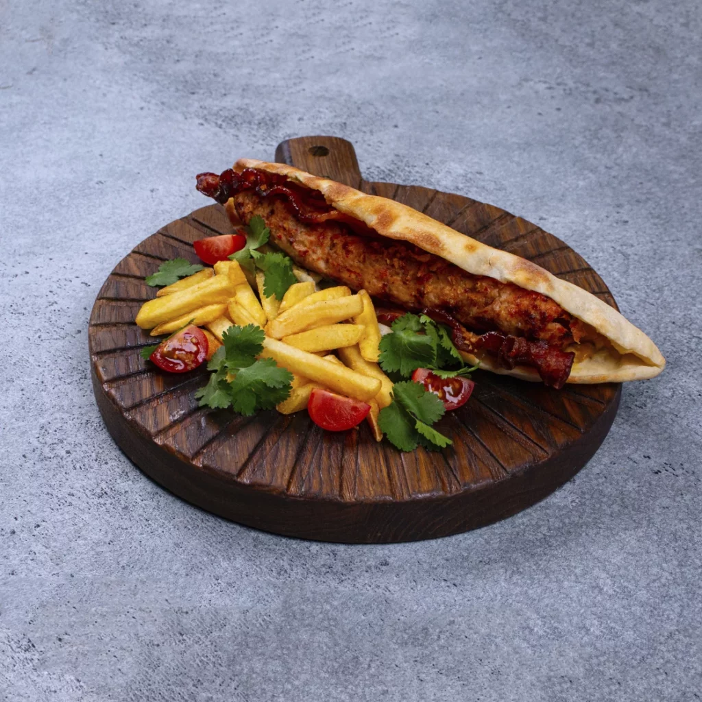 Люля с вялеными томатами в пите