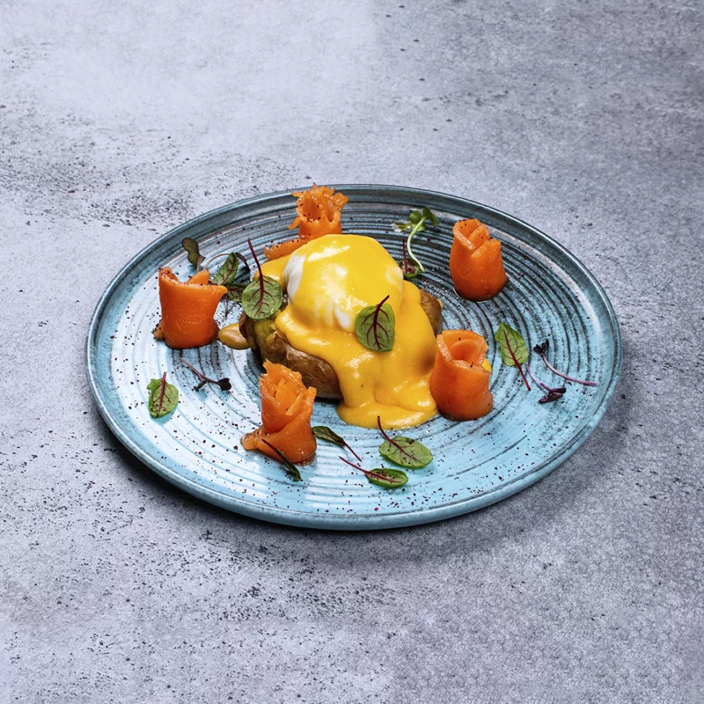 Яйцо Бенедикт с лососем